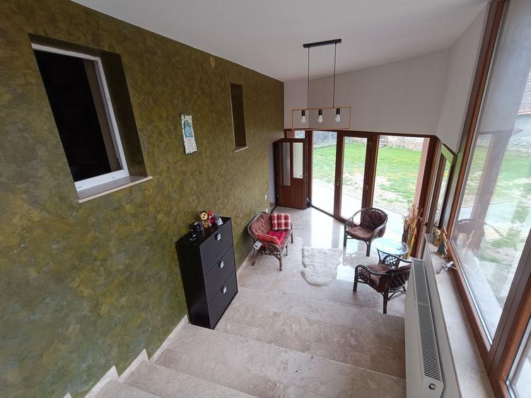 Casa cu 3 camere, 150 mpu, mobilata, utilata, garaj, curte, Ampoita