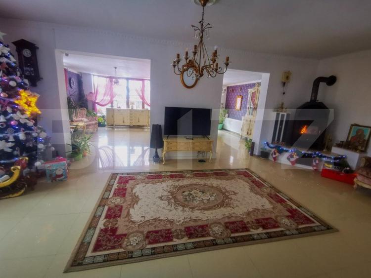 Casă deosebită în Sânpetru, 270 mp utili, 4 dormitoare și spațiu comercial