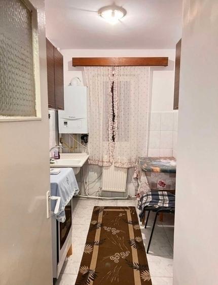 2 camere - Pacurari- Carrefur Express-  41 mp - liber- 75000 euro
