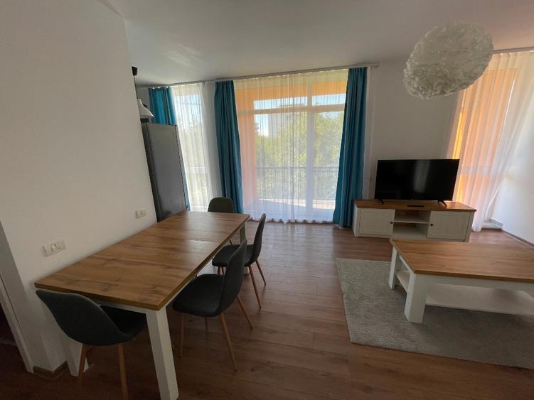 Proprietar inchiriez apartament mobilat, loc de parcare, lift