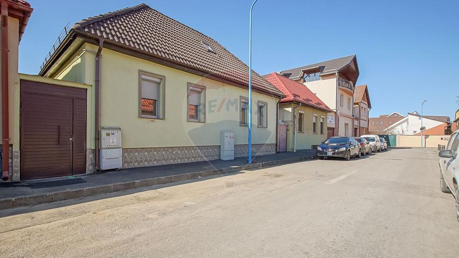 CASA 4 CAMERE SINGURA IN CURTE RENOVATA| BECI |STR. MIRASLAU GRIVITEI