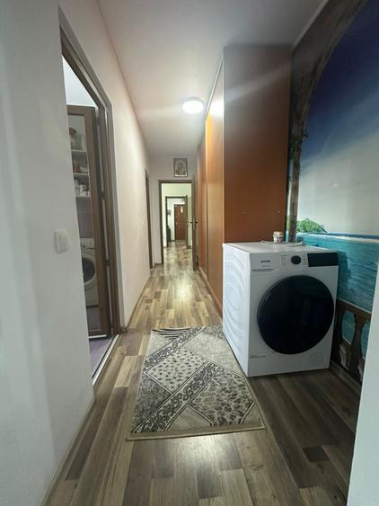 - Apartament 4 camere confort 1, Hipodrom, etaj 3.