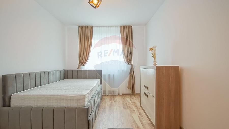 Apartament cu 3 camere, prima închiriere, în zona Tractorul - 14