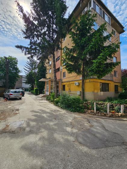 Apartament 2 camere cu garaj, Arad
