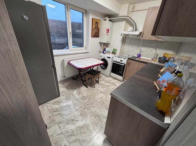 Apartament cu o camera decomandat, etajul 1/4, zona Visani