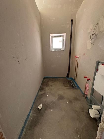 Duplex despărțit | 4 camere | 2 băi | Toate utilitățile | Afalt