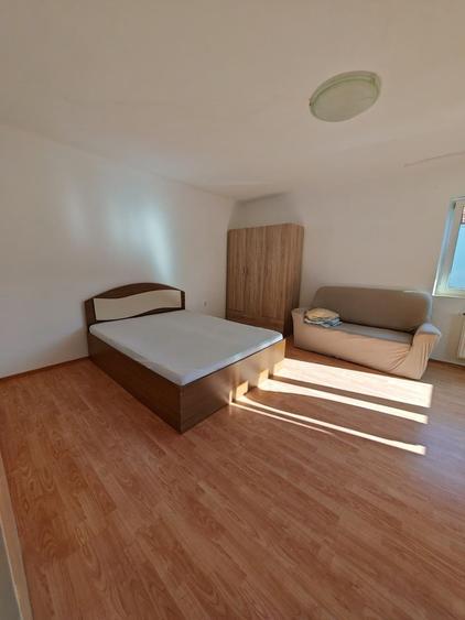 Apartament 2 camere/birou in casa