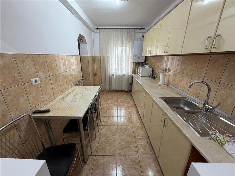 Apartament 2 camere, etaj 1, 56mp, mobilat, zona Scoala 3 - Vlahuta