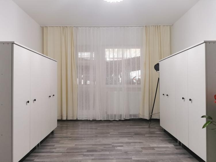 Apartament 3 camere , etaj 1, zona Calea Zarandului