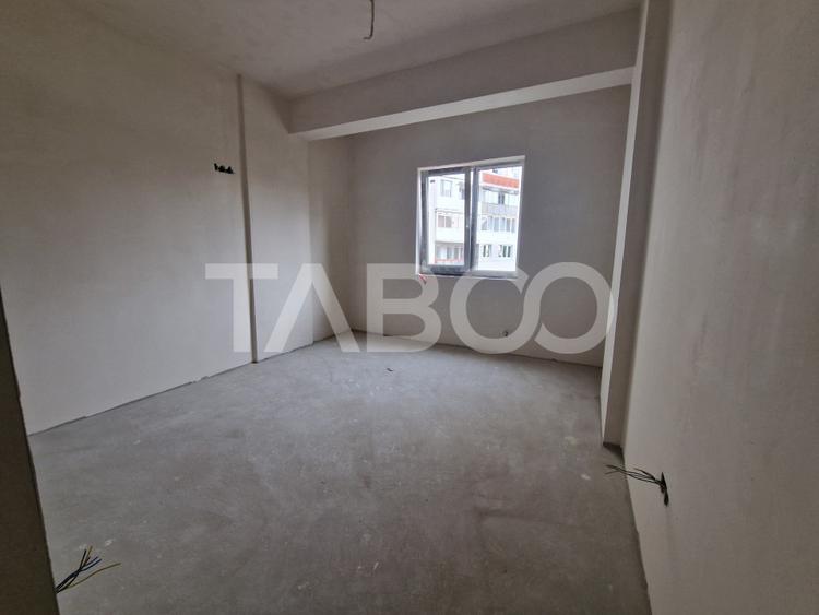 Apartament 83 mpu cu 3 camere decomandate 2 bai 2 balcoane SIBIU