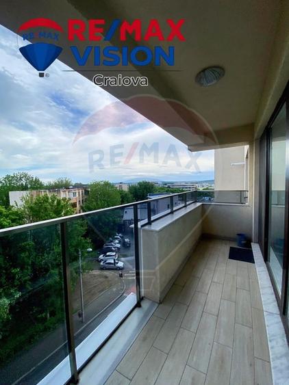 Apartament cu 3 camere de închiriat în zona George Enescu