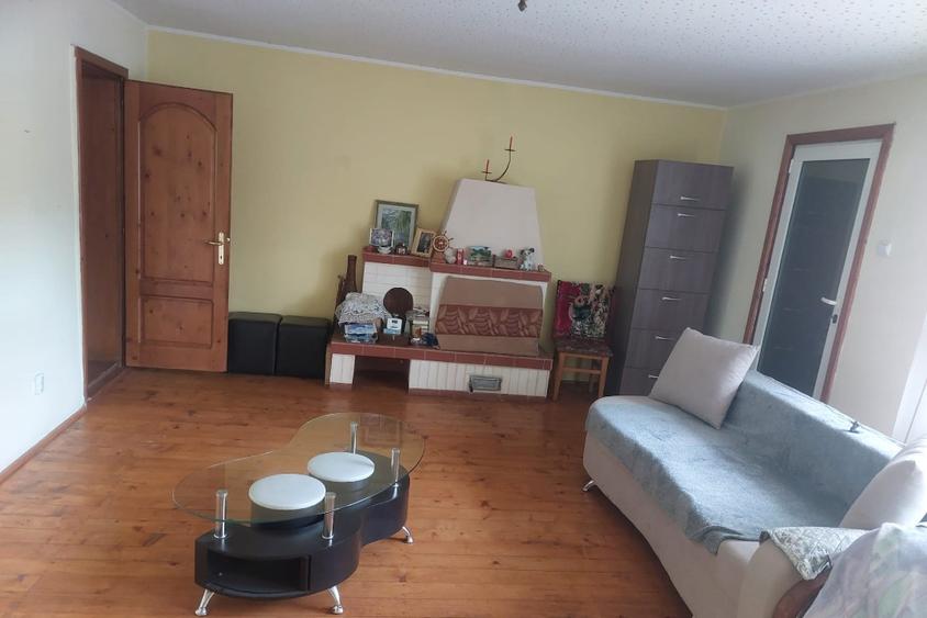 Casă cu gradina in zonă liniștită cu acces privat
