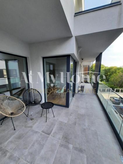 Apartament SUPERB cu 2 camere, Locatie PREMIUM langa lac, parcare, terasa 18mp