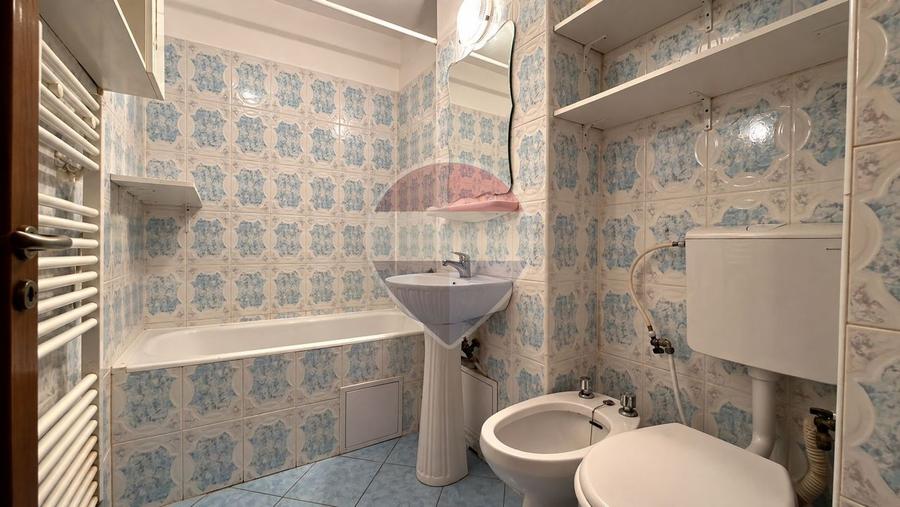 Apartament cu 2 camere de vânzare / Central/ Bacau