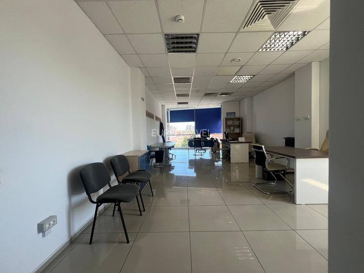 birou  elegant, mobilat,luminos, supraf. vitrata mare, lift , 241 mp, Bd. Mamaia - 12