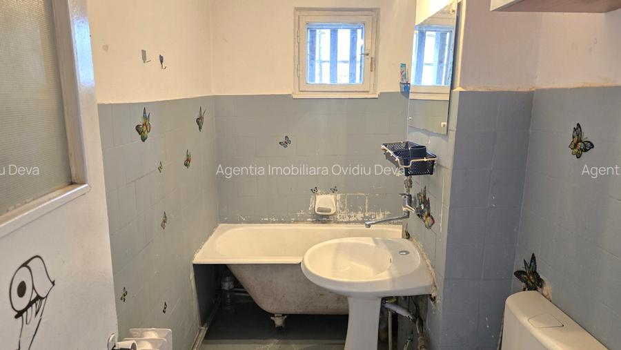 Vand apartament cu 2 camere in Deva, zona ultracentrala (Piata), bloc de 4 etaje - 6