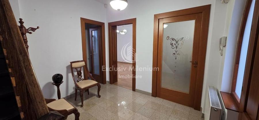 Vila/Casa Piata Alba Iulia - Birouri / Decebal