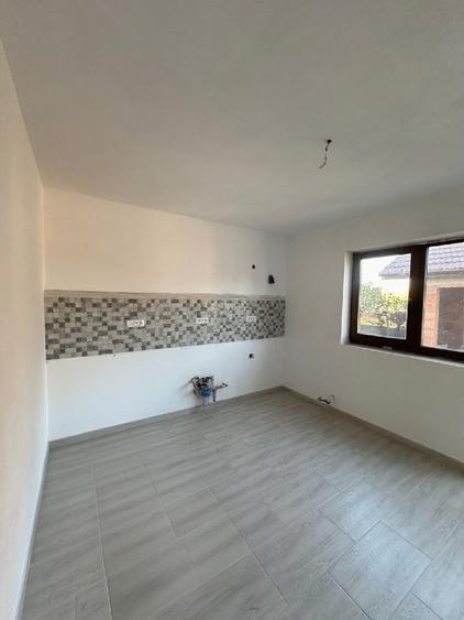 CASĂ NOUĂ, DE CALITATE SUPERIOARĂ, IN FÂNTÂNELE, ARAD | 180 mª | TEREN 1.090 Mp