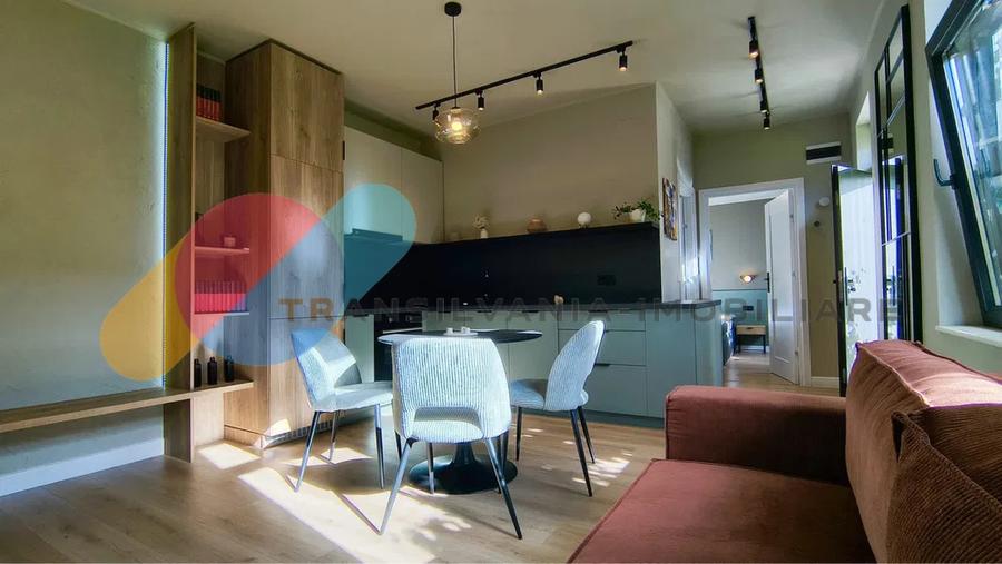 Apartament 2 camere la casa - curte - 2 locuri de parcare - Central