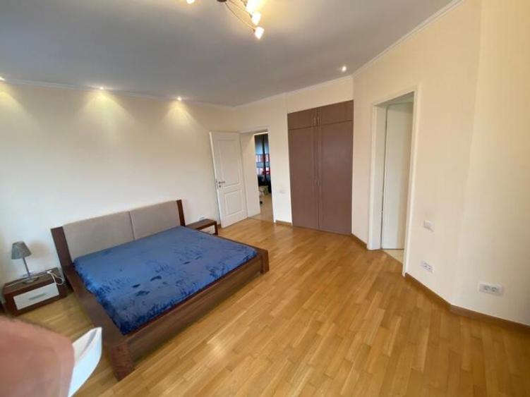 Închiriere Apartament 4 camere în Băneasa