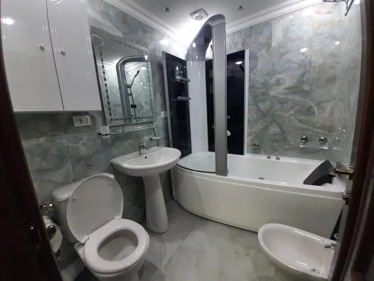 Apartament de 2 camere, 65 mp, la un minut de metrou, centrala proprie, Obor