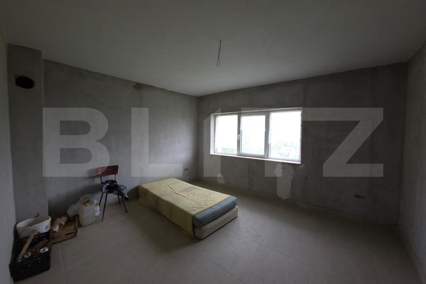 Casa cu 5 camere, 300 mp, teren 17 ari, Valea Rusului