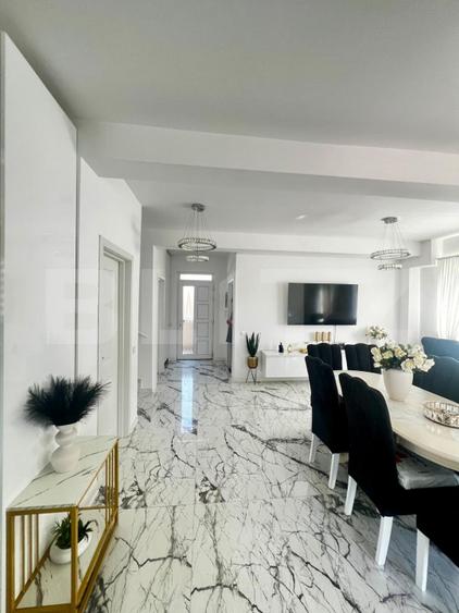 Casa individuala cu 5 camere, finisaje moderne, la intrare in Chinteni