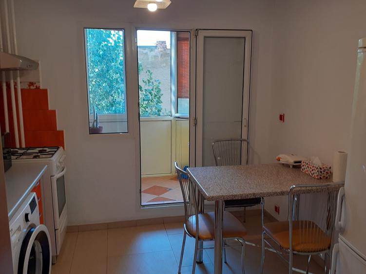 Închiriere Apartament 3 camere în Stefan cel Mare Mobilat Si Utilat