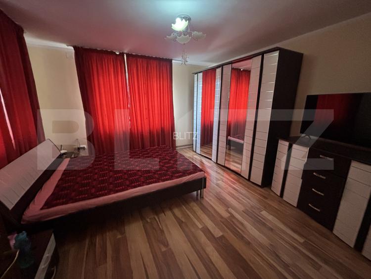Casa + Spatiu comercial, 566 mp - in Bradet - 2