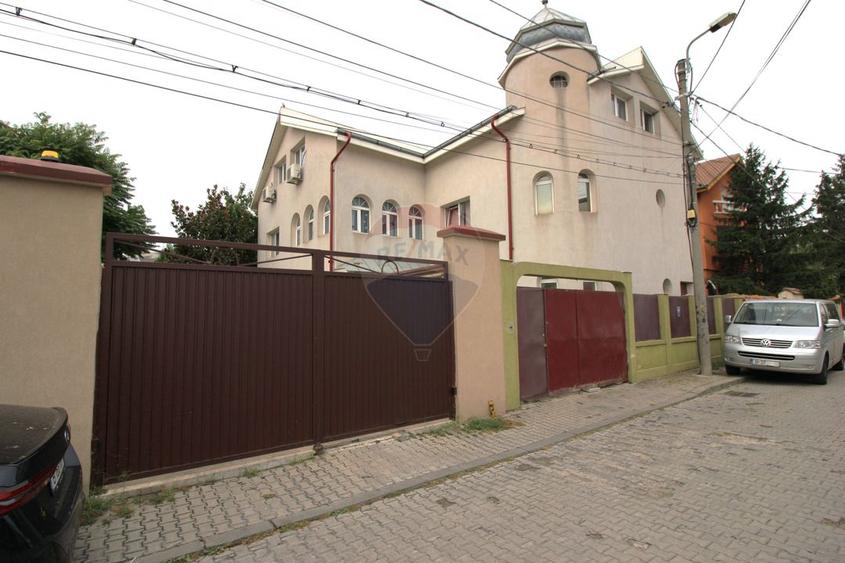 Vila de vanzare S+P+1+M Drumul Taberei Bucuresti