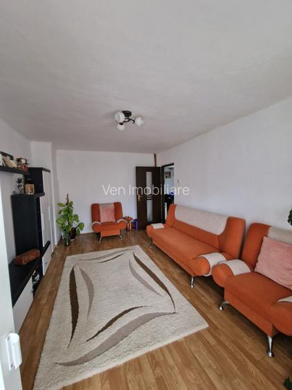 Apartament 3 camere decomandat, et.3, zona sensu vechi - 2
