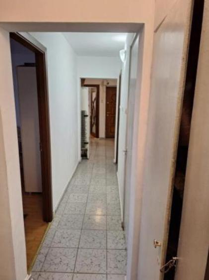 102000 euro -3camere-2bai -69mp- Sebastian - bloc 1982