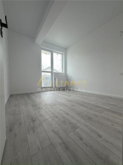Apartament 3 camere cu parcare inclusa 100.000 euro