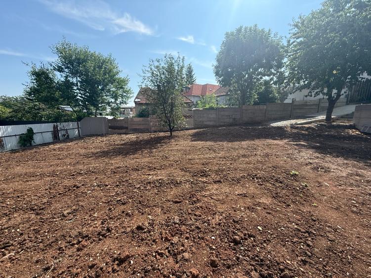 Vând teren ZONA  GRUIA