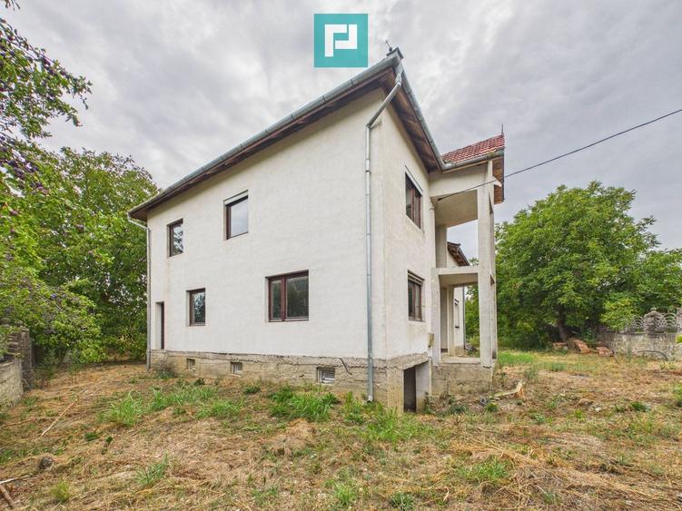 Casă nouă cu etaj, în localitatea Almaș, Arad