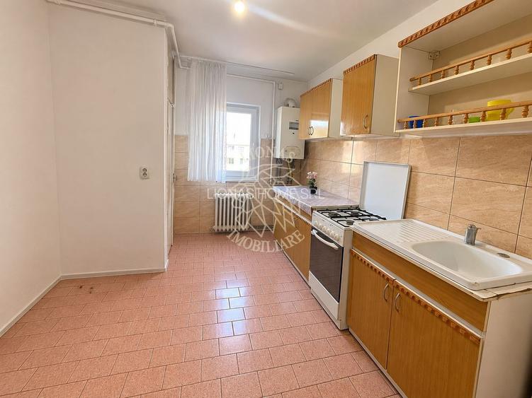 Apartament decomandat 3 camere 64 mp-2 balcoane-Zona Sensul Vechi