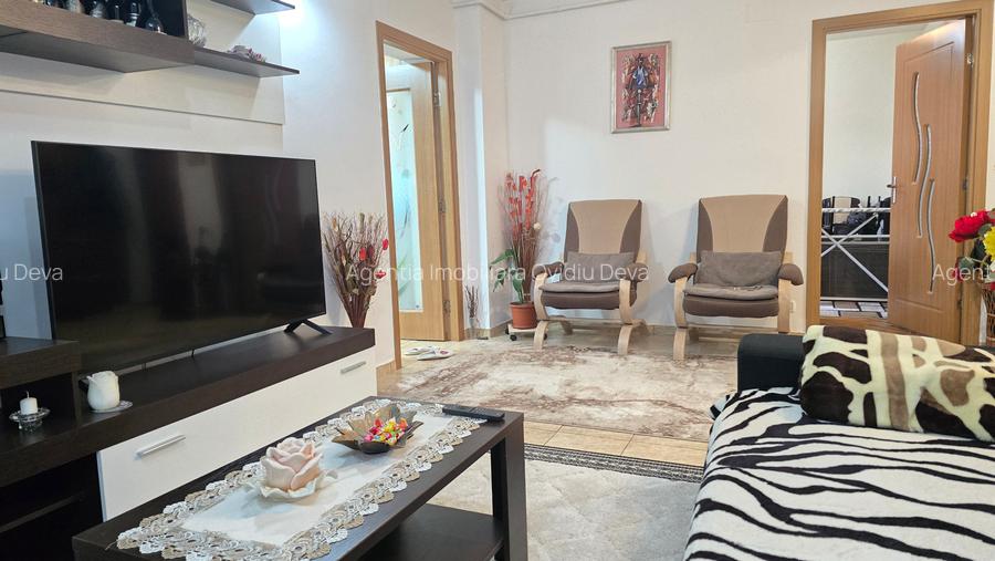 Vand apartament 3 camere in Deva, zona Minerului, etaj 3, bloc de 4 etaje - 10