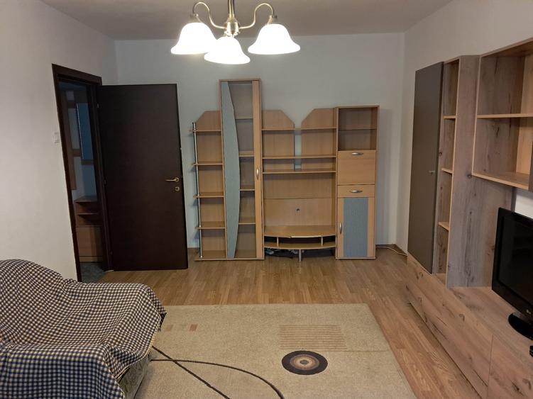 Apartament 2 camere - zona Stadion - 420 euro/luna  (Cod E2)