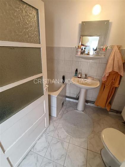 Casa pretabila 2 familii, 6 camere, teren 390 mp, zona Centrala - 19