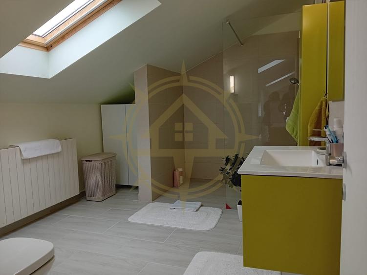 DOM00347 - Vila Individuala ideala pentru familie cu 6 camere in Ostratu