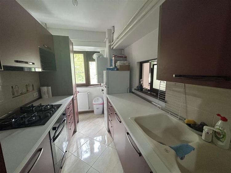 Apartament cu 3 cam, etaj 1, zona Piata Unirii