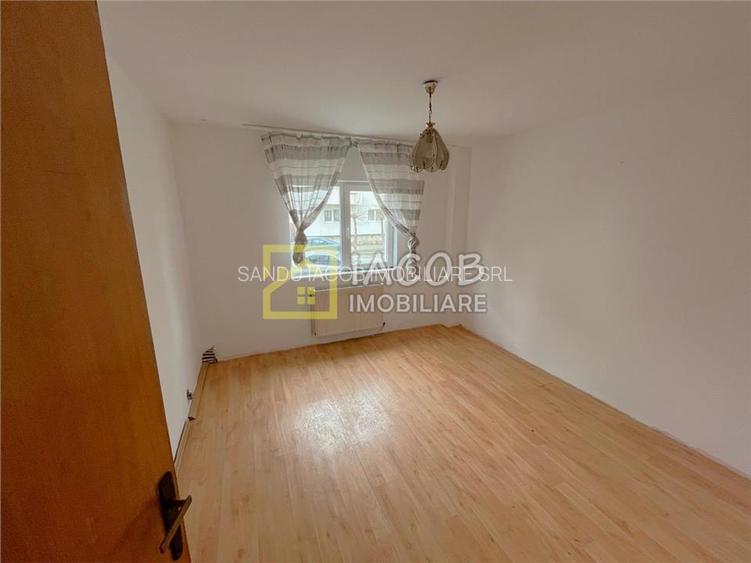 Apartament 3 camere, zona Ana Ipatescu - Bistrita Lac, str. 1 Mai - Bacau - 17