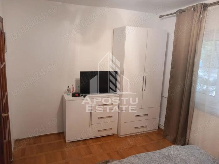 Apartament 3 camere de vanzare, boxa, zona Girocului, Timisoara