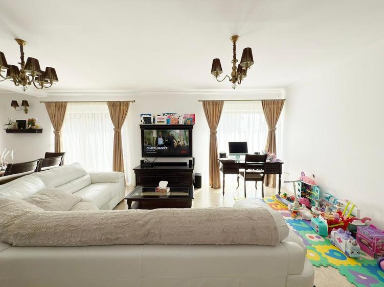 Casa individuala lux cu 5 camere - 395.000 euro - Sag