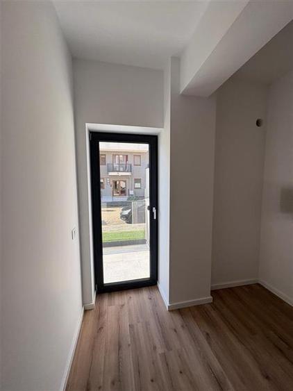 Apartament de vanzare 2 camere in Tractorul