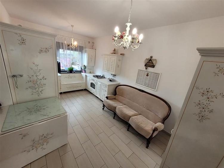 Casa moderna tip triplex 4 camere zona Selimbar