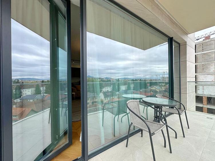 Apartament premium cu 4 camere de închiriat – vedere spectaculoasă către Tâmpa ș