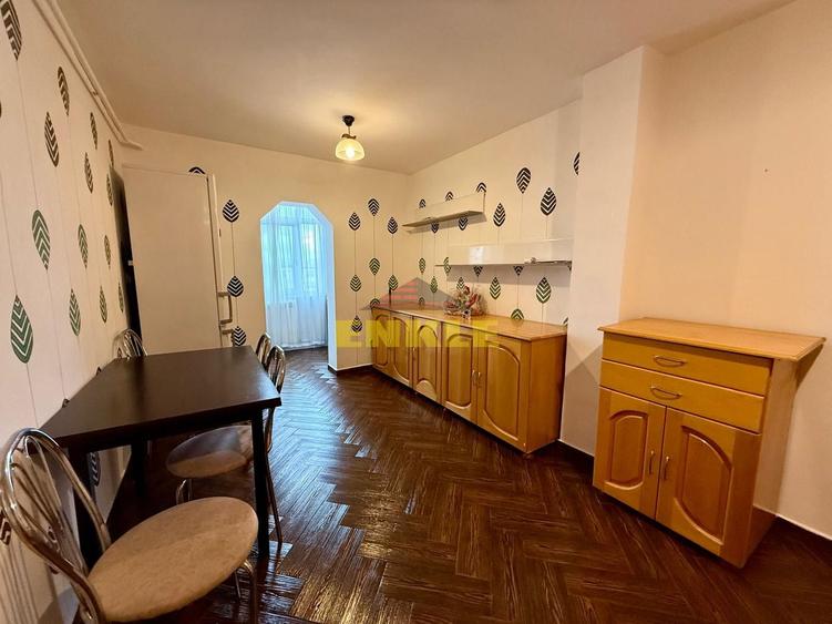 De vanzare apartament 2 camere decomandat
