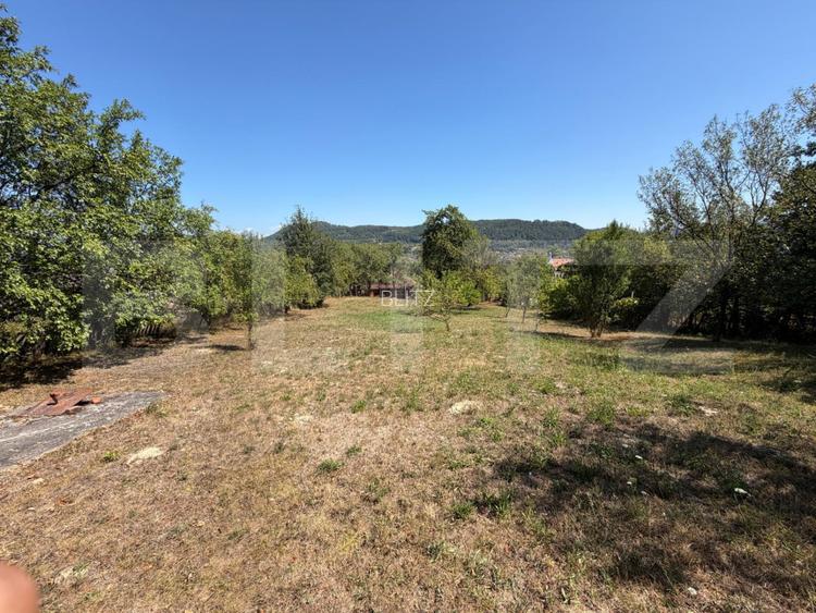 Casa 85 mp, teren 2.235 mp, zona Brad - 7
