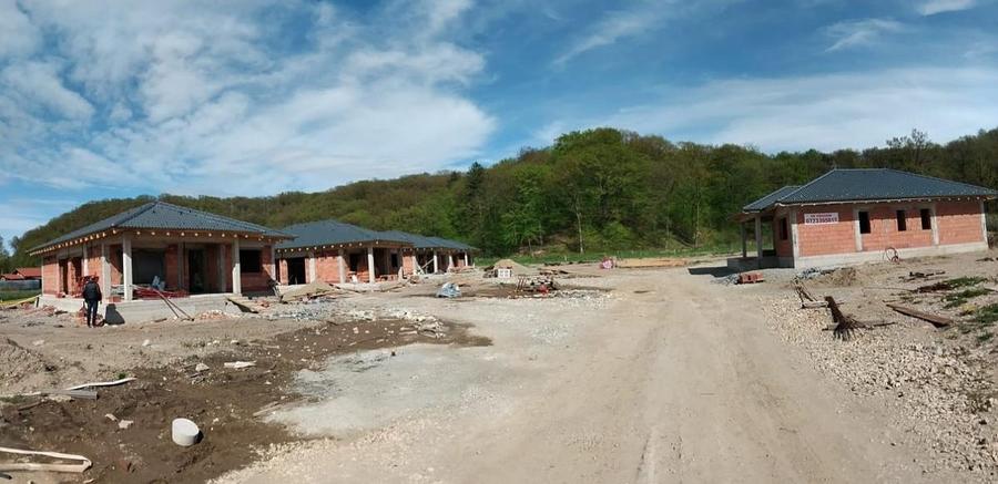 URGENT . 164900 EURO . Casa la marginea padurii intre Rasnov si Cristian. Jud. B